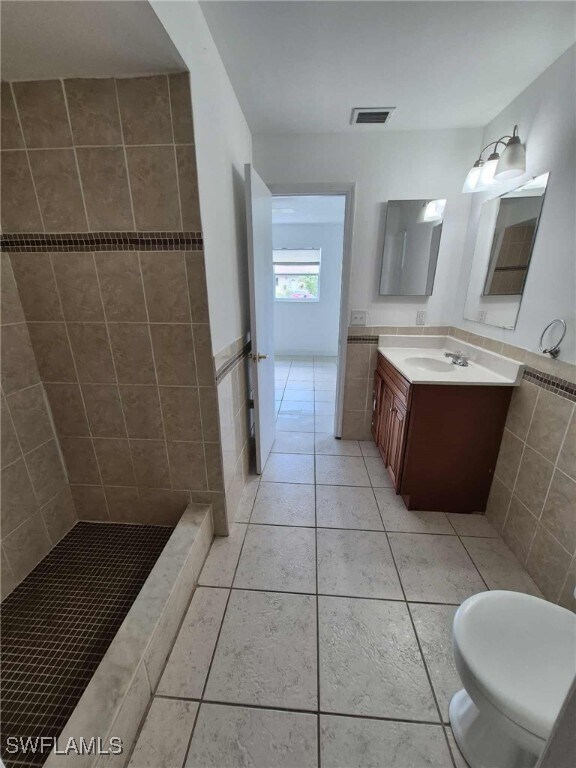 Building Photo - 996 Jasmine St Rental