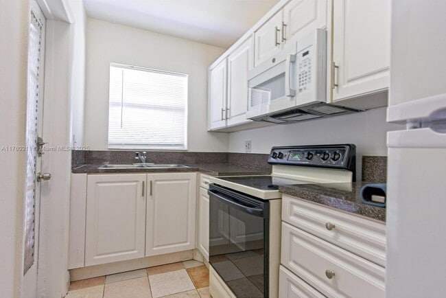 Photo - 270 Layne Blvd