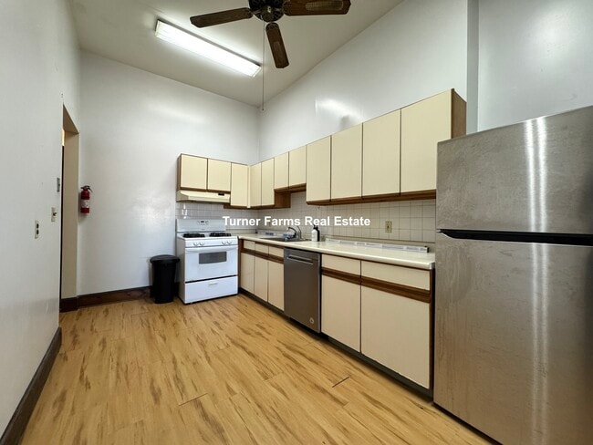 Photo - 149 Hillside St Unit 2