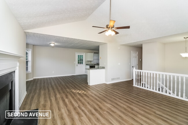 Photo - 400 N Hickory Ln