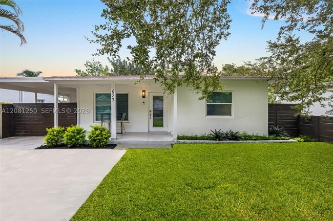 627 SW 7th Ave