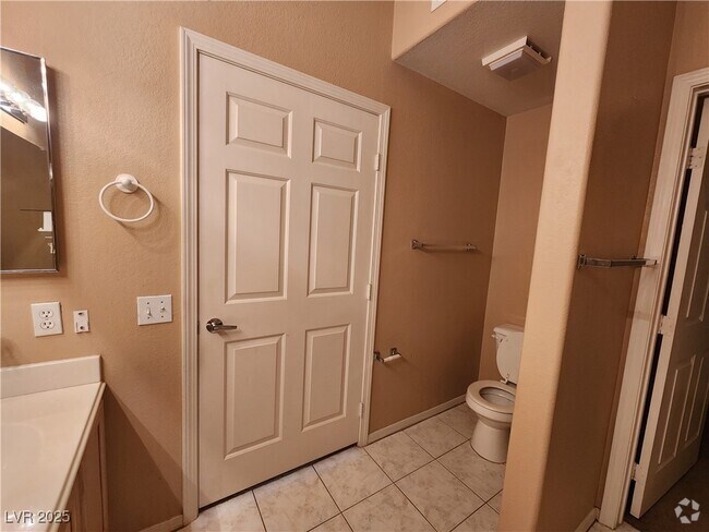 Building Photo - 2925 Wigwam Pkwy Unit 1612 Rental