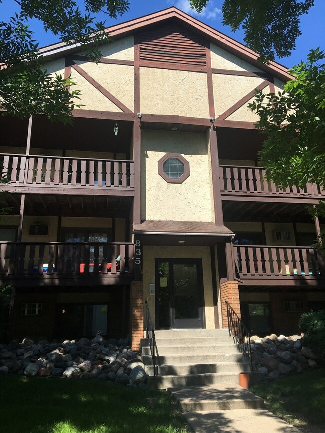 Jacobs Square Apartments