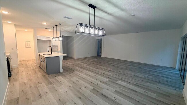 Photo - 509 St Johns Ct
