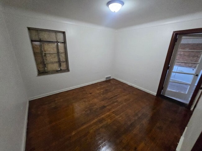 Photo - 10873 Outer Dr E