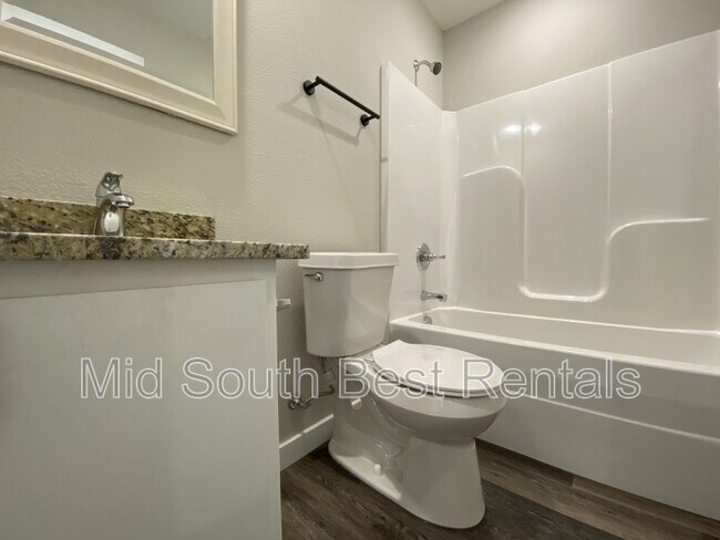 Photo - 2216 W 16th B