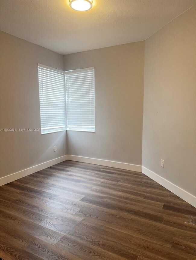 Photo - 1400 154th Ave