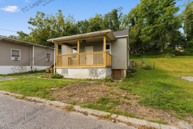Photo - 1745 Fairmont Ave