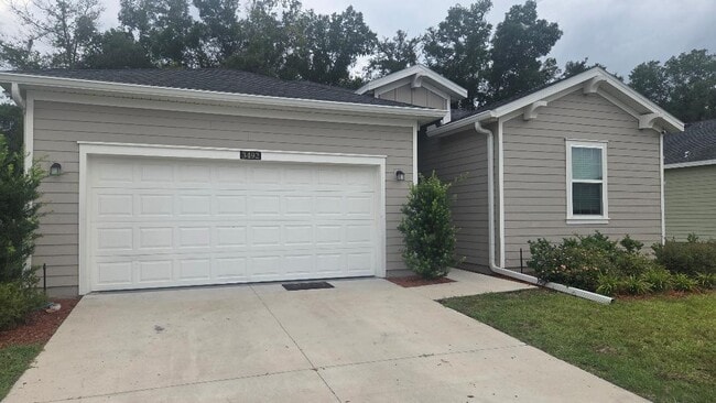 Building Photo - 3492 NE 38th Ln