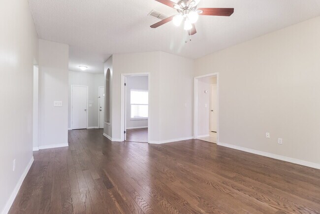 Photo - 1012 Hornbeam St