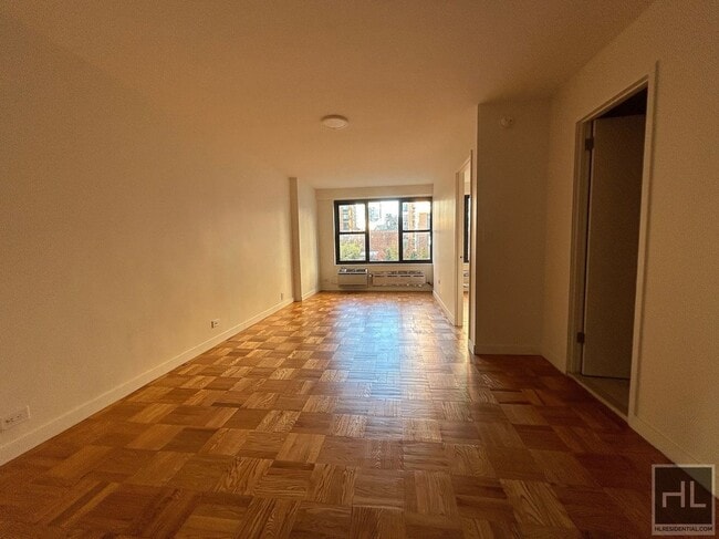 Building Photo - Fourth Avenue