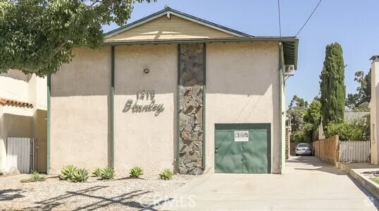 Building Photo - 1415 Stanley Ave Rental