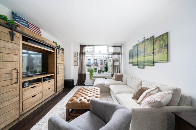 Photo - 1450 Washington St Unit 513