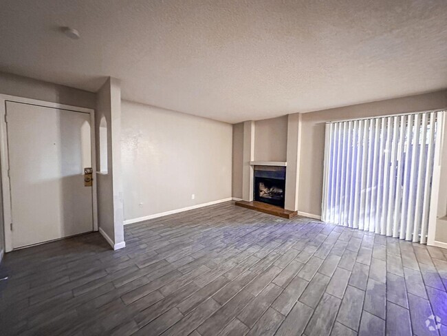 Building Photo - 1550 W Ashlan Ave Rental