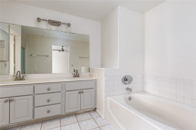 Photo - 3900 Triora St