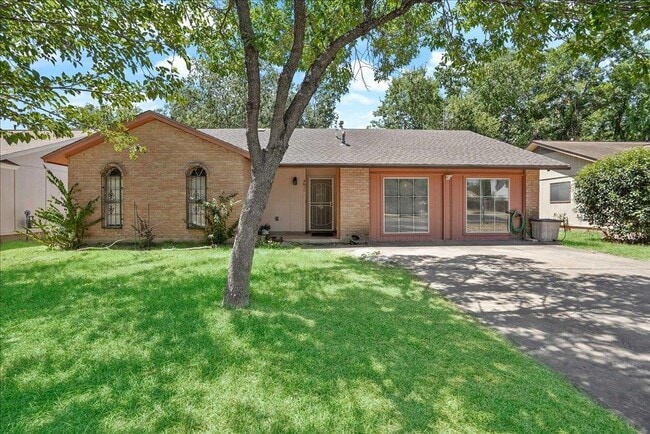 Building Photo - 4611 Cedargrove Dr Rental