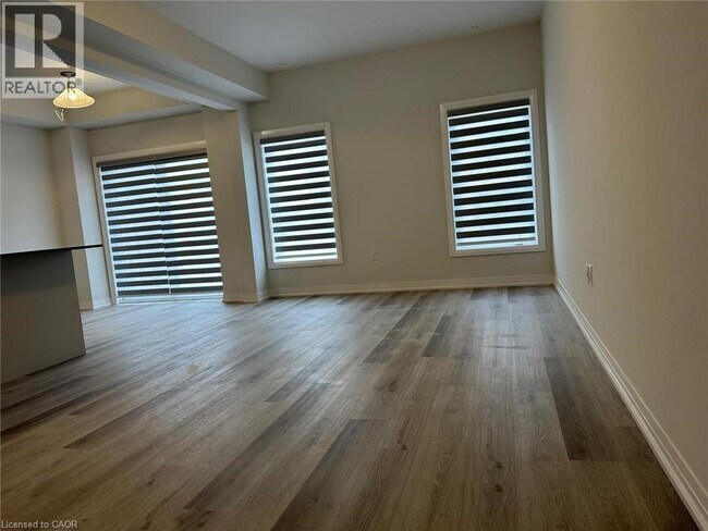 Photo - 155 Equestrian Way