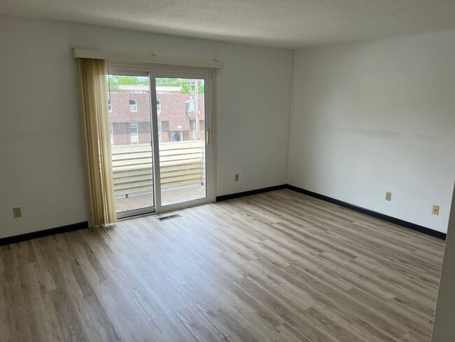 Photo - Updated 2 bedroom Condo - Available August 2026 Unit 304