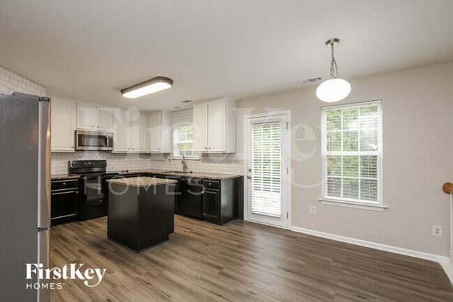 Photo - 4215 Greenfield Cir NW