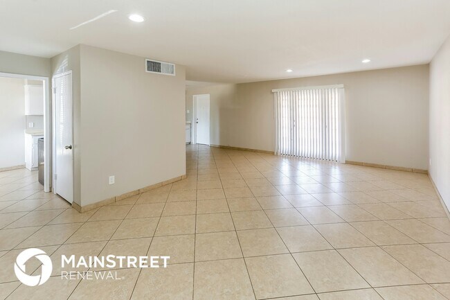 Photo - 3122 W Mariposa St