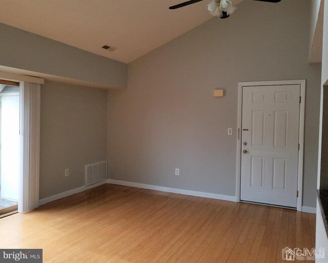 Photo - 1413 Ravens Crest Dr