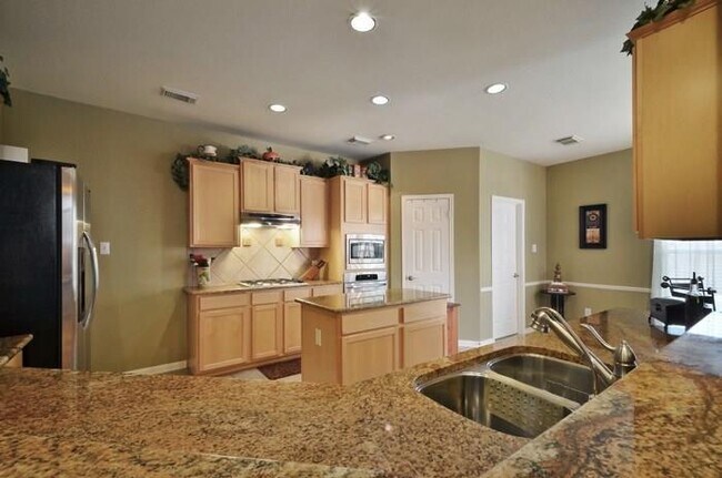 Photo - 1302 Hunter Ace Way