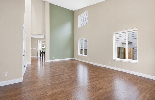 Photo - 17318 SW Galewood Dr