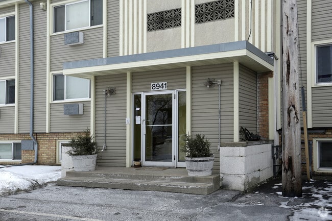 89 Lexington Lakes