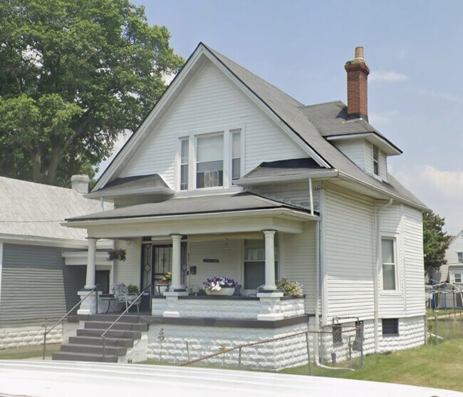 Building Photo - 635 S 39th St