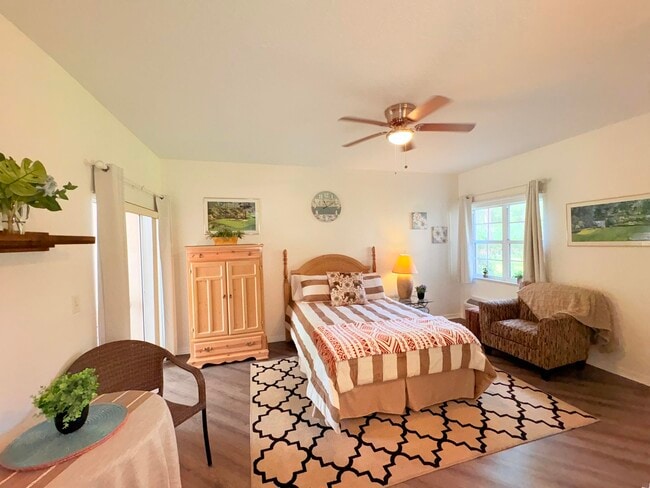 Building Photo - 9875 Perfect Dr Unit B