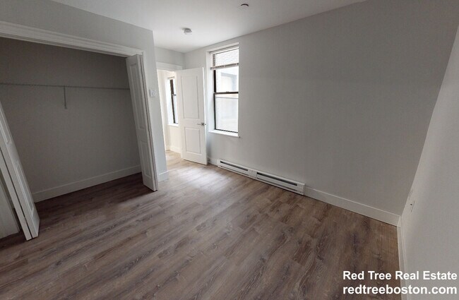 81 Park Dr Unit B