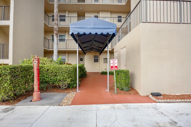 Photo - 3590 Via Poinciana Unit 510