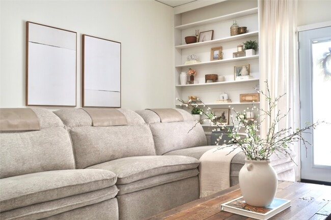 Building Photo - 14715 Barryknoll Ln Unit 145