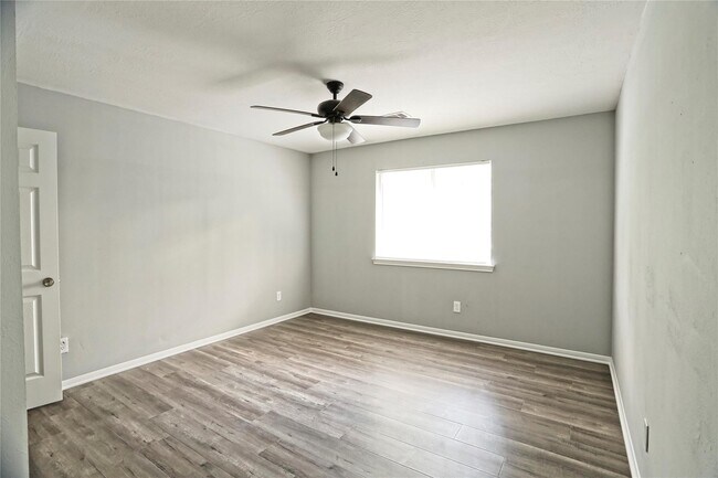 Photo - 18315 Water Mill Dr