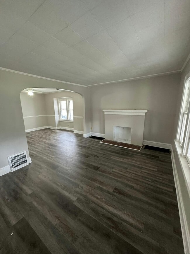 Building Photo - 623 Storer Ave