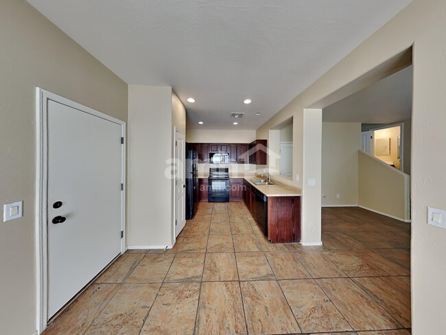 3774 E Santa Fe Ln