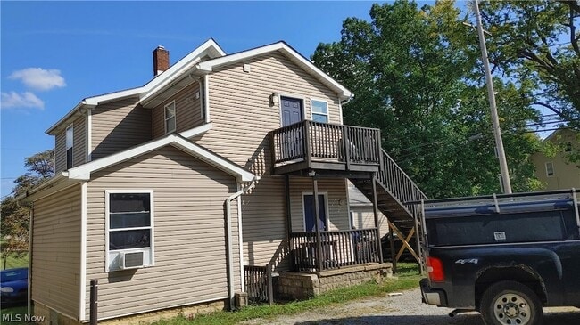 Building Photo - 634 Sumner St Unit UP