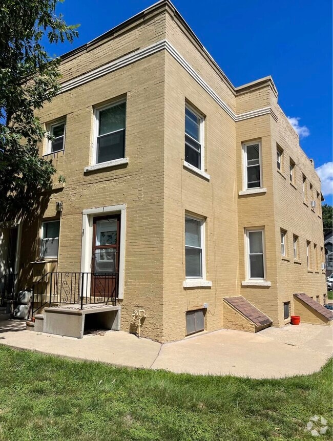Building Photo - Flats on Pleasant Unit 713-1 Rental