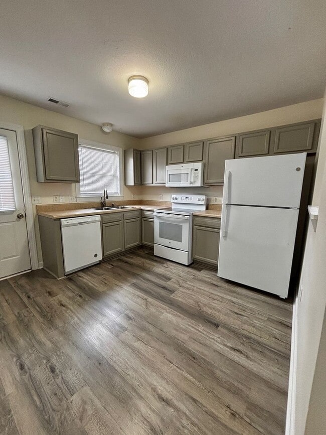Photo - 3 Bedroom, 3 Bathroom Townhome in Carolina Forest!