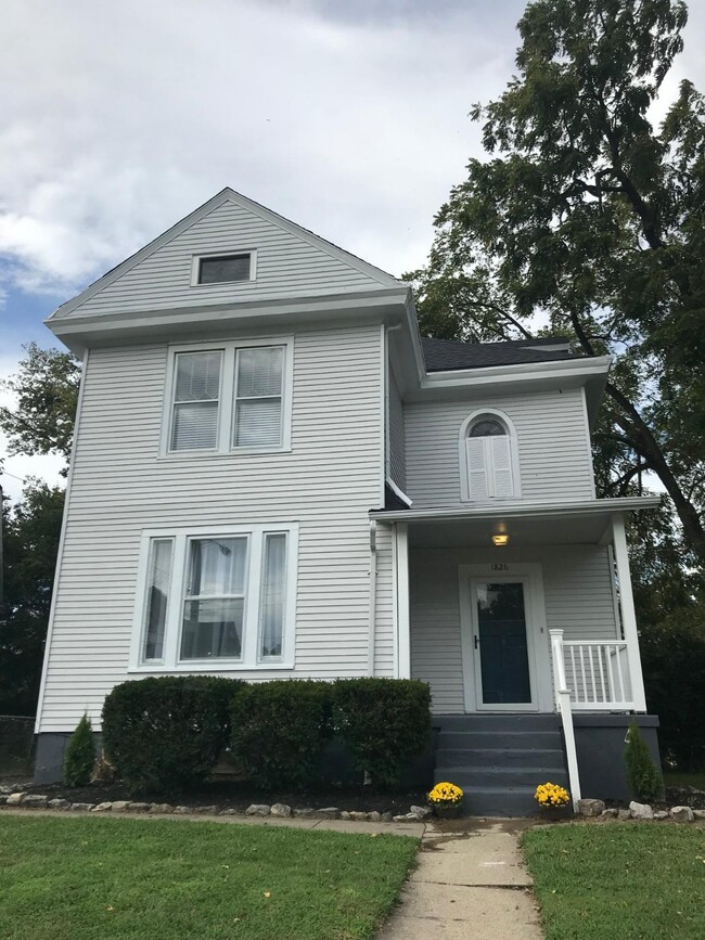Building Photo - 1826 Mentor Ave Rental