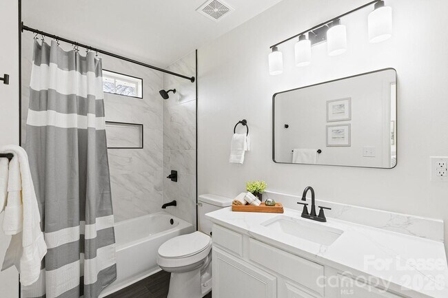 Photo - 913 Tennyson Dr