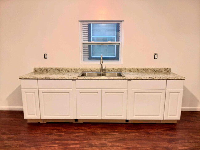 Building Photo - 217 E Lincoln Ave Rental