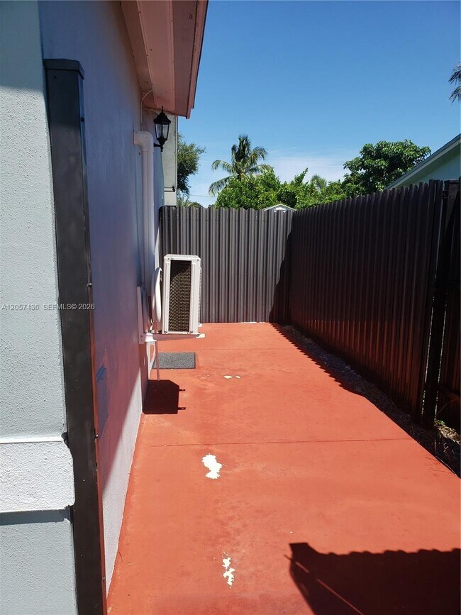 Photo - 1695 NW 3rd Ave Unit 0