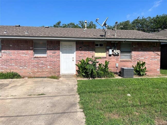 Photo - 829 Russell Cir