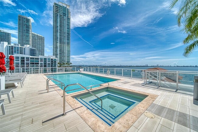 Photo - 601 NE 27th St