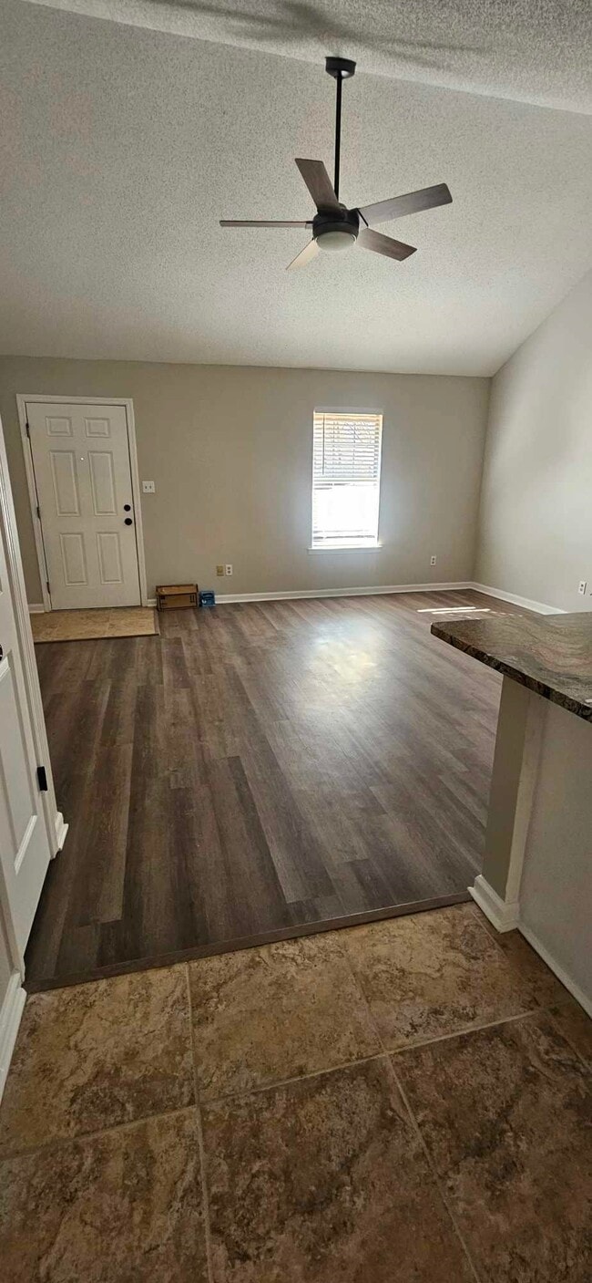 Photo - 5780 Saranac Ave