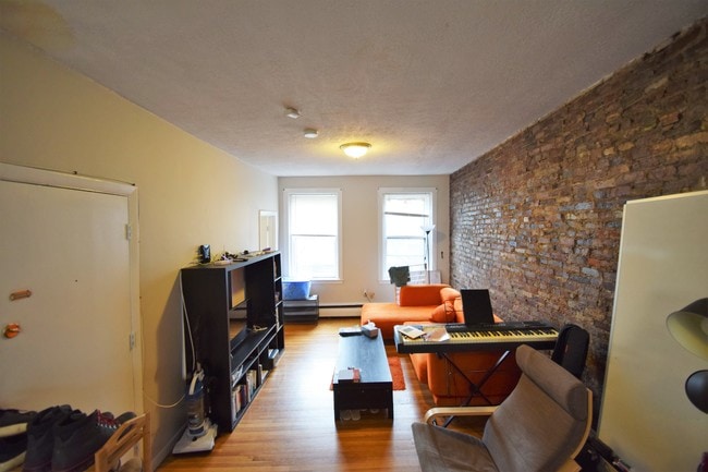 Building Photo - 15 Gardner St Unit 04
