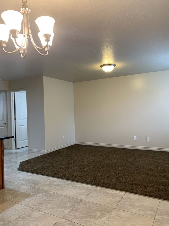 Photo - 3 Bed 2.5 Bath Townhome for Rent in West Haven | Modern Living + HOA Amenities