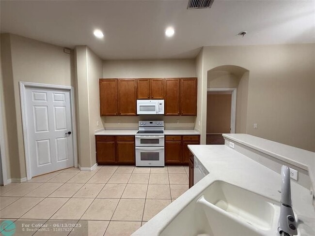 Photo - 1270 SW Aragon Ave