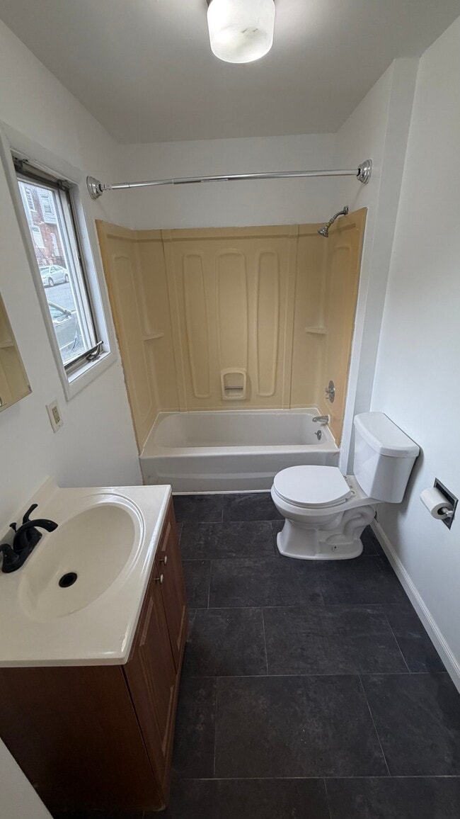 136 S Madison St Unit 1